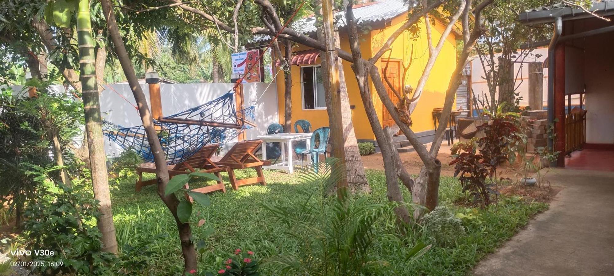 Vibushan Guest House Nilaveli Extérieur photo